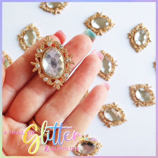 Oval/diamond Pearl Rhinestones with gold claw setting - White